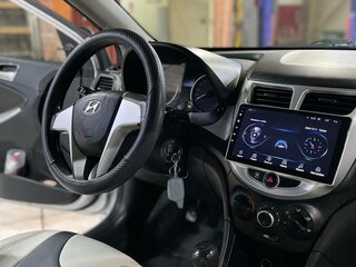 2011 Hyundai Solaris I, серебристый, 780000 рублей, вид 3