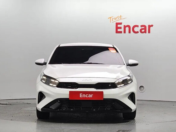 2024 Kia K3 II (China Market) Рестайлинг, белый, 1900000 рублей - вид 1