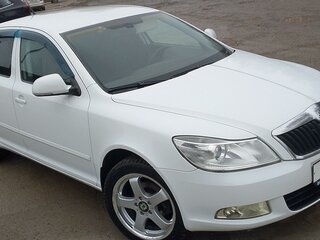 2011 Skoda Octavia II (A5) Рестайлинг, белый, 580000 рублей, вид 2