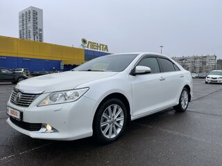 2014 Toyota Camry VII (XV50), белый, 1850000 рублей, вид 1