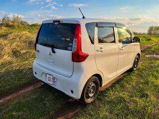 2019 Mitsubishi eK Wagon III Рестайлинг, белый, 890000 рублей, вид 4