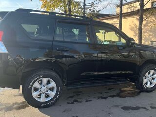 2010 Toyota Land Cruiser Prado 150 Series, чёрный, 3000000 рублей, вид 2