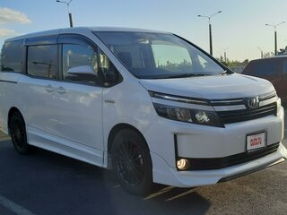2014 Toyota Voxy III (R80), белый, 1980000 рублей, вид 2