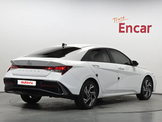 2025 Hyundai Avante VII Рестайлинг, белый, 1861004 рублей, вид 3