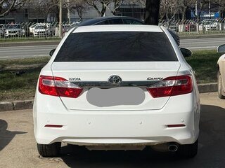2013 Toyota Camry VII (XV50), белый, 1550000 рублей, вид 3