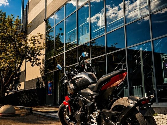 2021 Triumph Trident 660, серый, 820000 рублей - вид 4