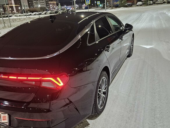 2021 Kia K5 III, чёрный, 2770000 рублей - вид 6