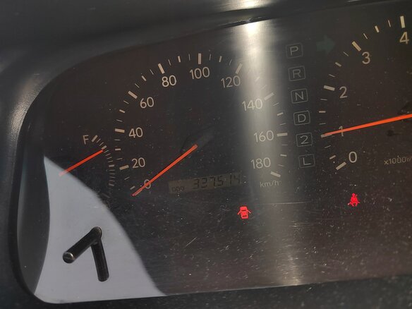 2001 Toyota Mark II Qualis VIII (X100), чёрный, 850000 рублей - вид 9
