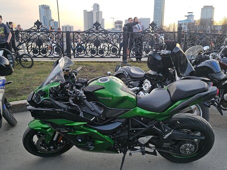 2018 Kawasaki Ninja H2 SX, зелёный, 1450000 рублей, вид 3