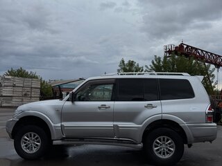 2003 Mitsubishi Pajero III Рестайлинг, серебристый, 650000 рублей, вид 4
