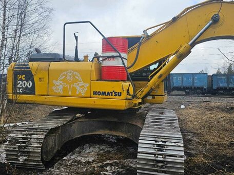 2019 Komatsu PC200-8, жёлтый, 8590000 рублей, вид 3