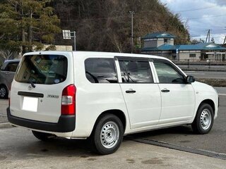 2017 Toyota Succeed I Рестайлинг, белый, 825000 рублей, вид 4
