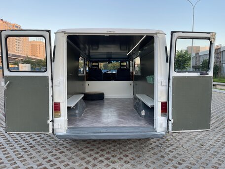 1990 Mercedes-Benz MB 100, белый, 420000 рублей, вид 5
