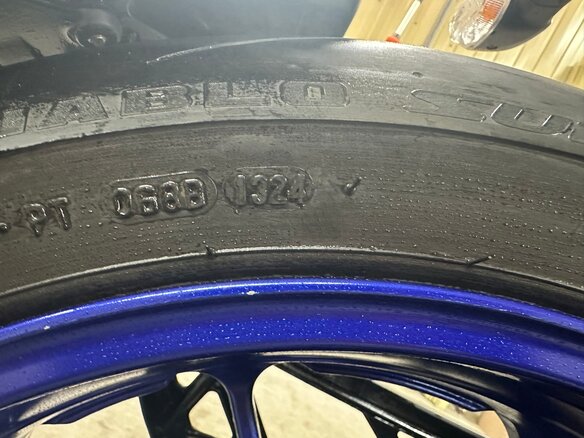 2018 Yamaha MT-09 (FZ-09), чёрный, 1000000 рублей - вид 12