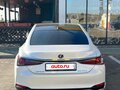 2020 Lexus ES 250 VII, белый, 5100000 рублей - вид 3