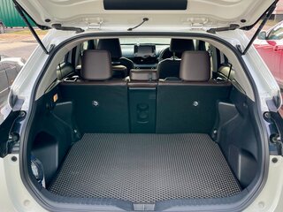2021 Toyota Yaris Cross I, белый, 2000000 рублей, вид 5