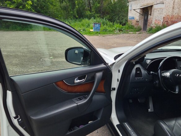2010 Infiniti FX FX37 II (S51), белый - вид 13