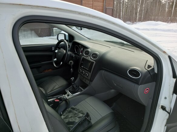 2011 Ford Focus II Рестайлинг, белый, 380000 рублей - вид 8