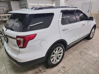 2016 Ford Explorer V Рестайлинг, белый, 2700000 рублей, вид 3