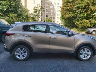 2018 Kia Sportage IV Рестайлинг, коричневый, 1580000 рублей, вид 4