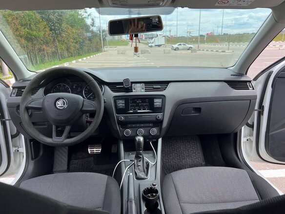 2016 Skoda Octavia III (A7), белый, 600000 рублей - вид 6