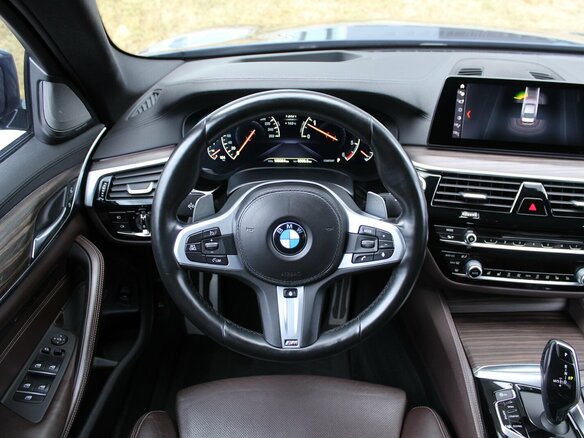 2018 BMW 5 серии 530d xDrive VII (G30/G31/G38), синий, 3650000 рублей - вид 10
