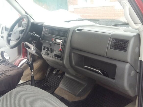 1997 Volkswagen Caravelle Long T4, красный, 850000 рублей - вид 4