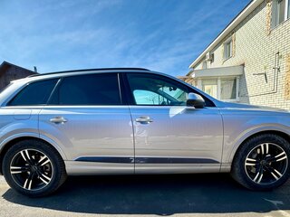 2017 Audi Q7 II (4M), серебристый, 4250000 рублей, вид 4