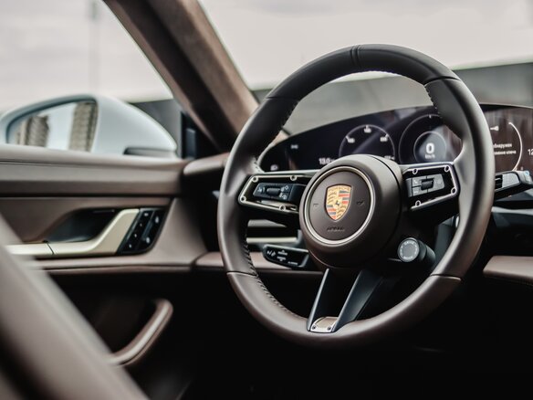 2021 Porsche Taycan Turbo I, белый, 12000000 рублей - вид 12