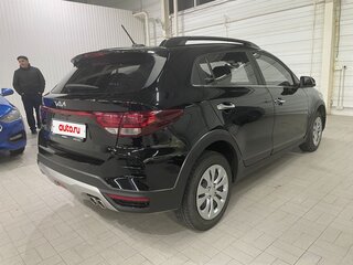 2021 Kia Rio X IV Рестайлинг, чёрный, 1950000 рублей, вид 4