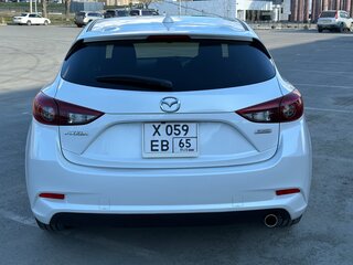 2016 Mazda Axela III Рестайлинг, белый, 1400000 рублей, вид 4