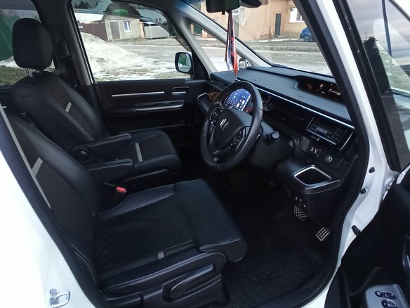 2018 Honda Stepwgn Spada V Рестайлинг, белый, 2390000 рублей - вид 7