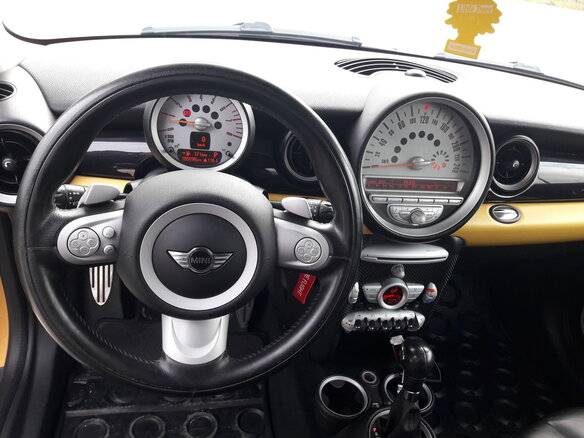 2008 Mini Hatch Cooper S II (R56), жёлтый, 1100000 рублей - вид 8