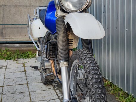 2000 Suzuki Djebel 250, белый, 300000 рублей, вид 2