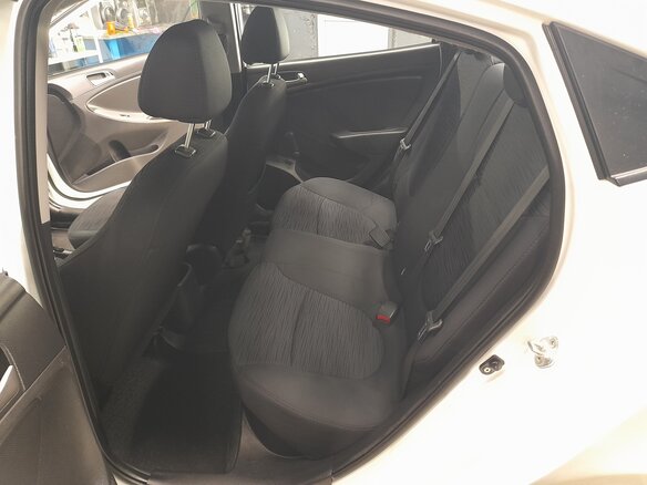 2014 Hyundai Solaris I Рестайлинг, белый, 800000 рублей - вид 8