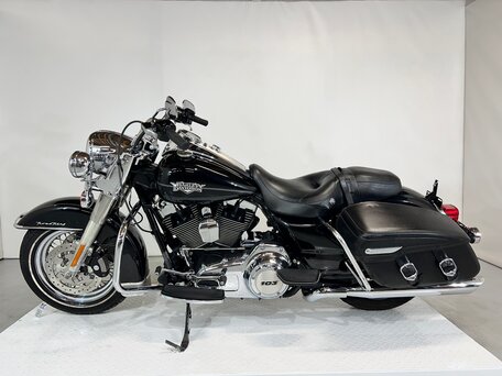 2011 Harley-Davidson Road King, чёрный, 710000 рублей, вид 2