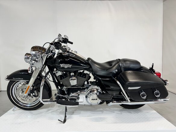 2011 Harley-Davidson Road King, чёрный, 710000 рублей - вид 1