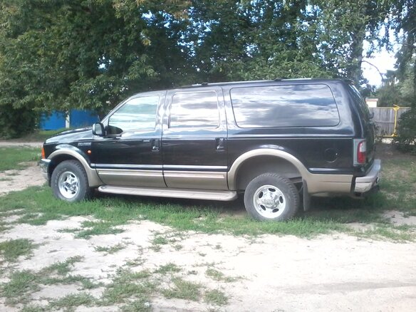 2002 Ford Excursion, чёрный