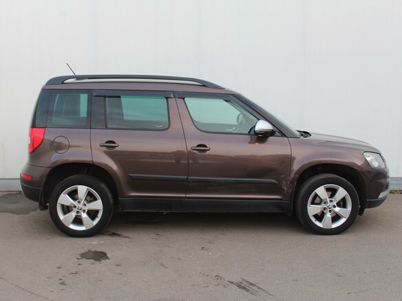 2017 Skoda Yeti I Рестайлинг, коричневый - вид 6