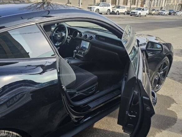 2023 Ford Mustang VI Рестайлинг, чёрный, 3190000 рублей - вид 11