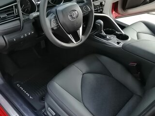 2021 Toyota Camry VIII (XV70) Рестайлинг, красный, 3400000 рублей, вид 4