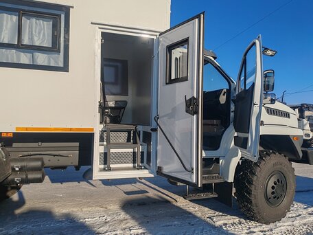 2024 Урал 3255, белый, 10600000 рублей, вид 1
