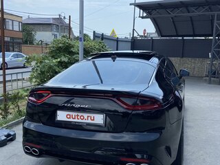 2017 Kia Stinger I, чёрный, 2450000 рублей, вид 5