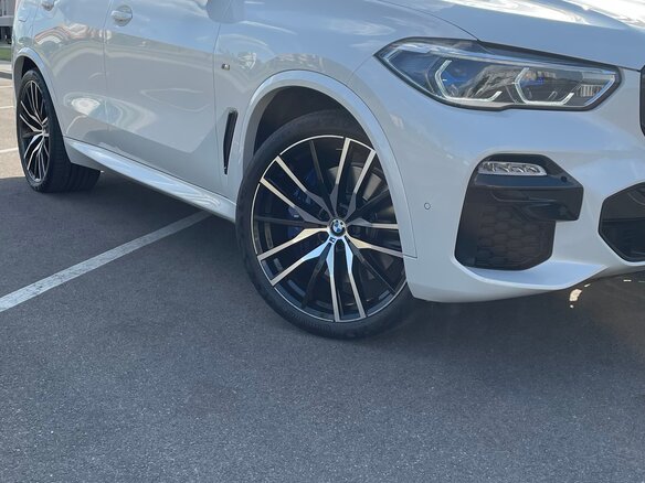 2019 BMW X5 30d IV (G05/G18), белый, 7600000 рублей - вид 3