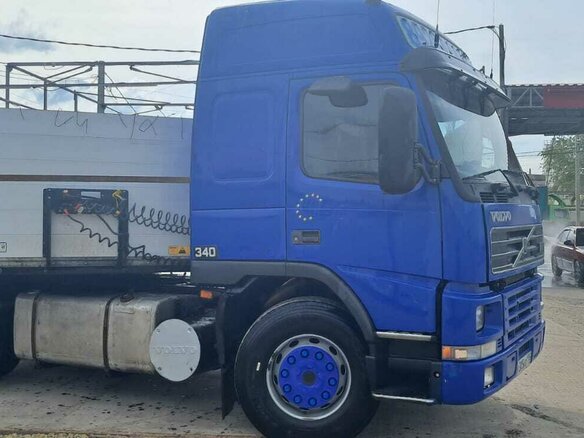 2000 Volvo FM, синий, 1100000 рублей - вид 2