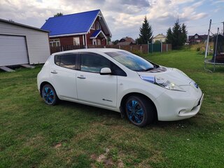 2012 Nissan Leaf I (ZE0/AZE0), белый, 870000 рублей, вид 1