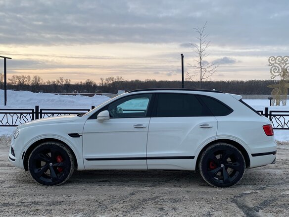 2019 Bentley Bentayga I, белый, 11400000 рублей - вид 4