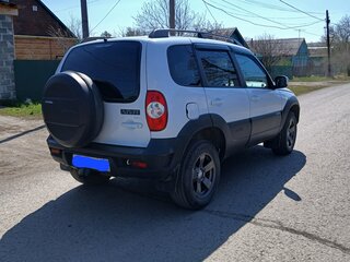 2018 Chevrolet Niva I Рестайлинг, белый, 750000 рублей, вид 3