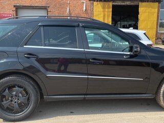 2011 Mercedes-Benz M-Класс 350 II (W164) Рестайлинг, чёрный, 1435000 рублей, вид 3