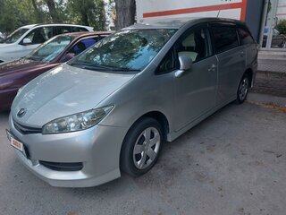 2014 Toyota Wish II Рестайлинг, серебристый, 1350000 рублей, вид 1